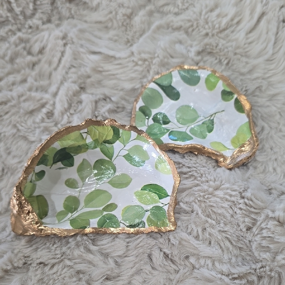 Oyster Trinket Dishes with Gold Edges